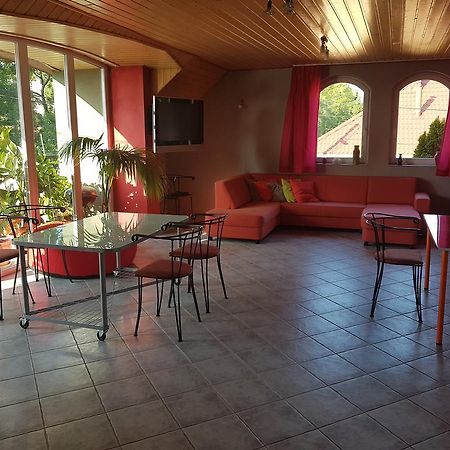 Szigeti Apartmanhaz 페치 외부 사진